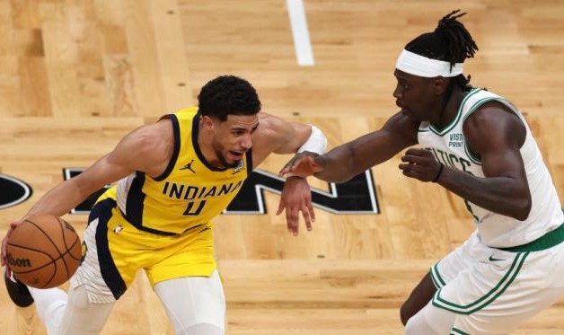 电竞比分网-雄鹿后悔吗？霍勒迪化身绿军冲冠利器，让哈利吃瘪